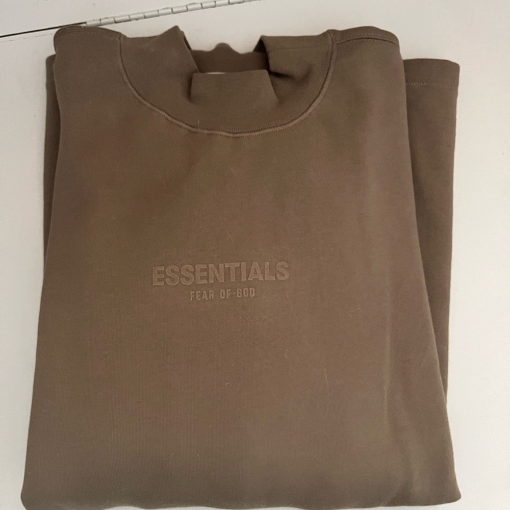 Essential Crewneck Wood